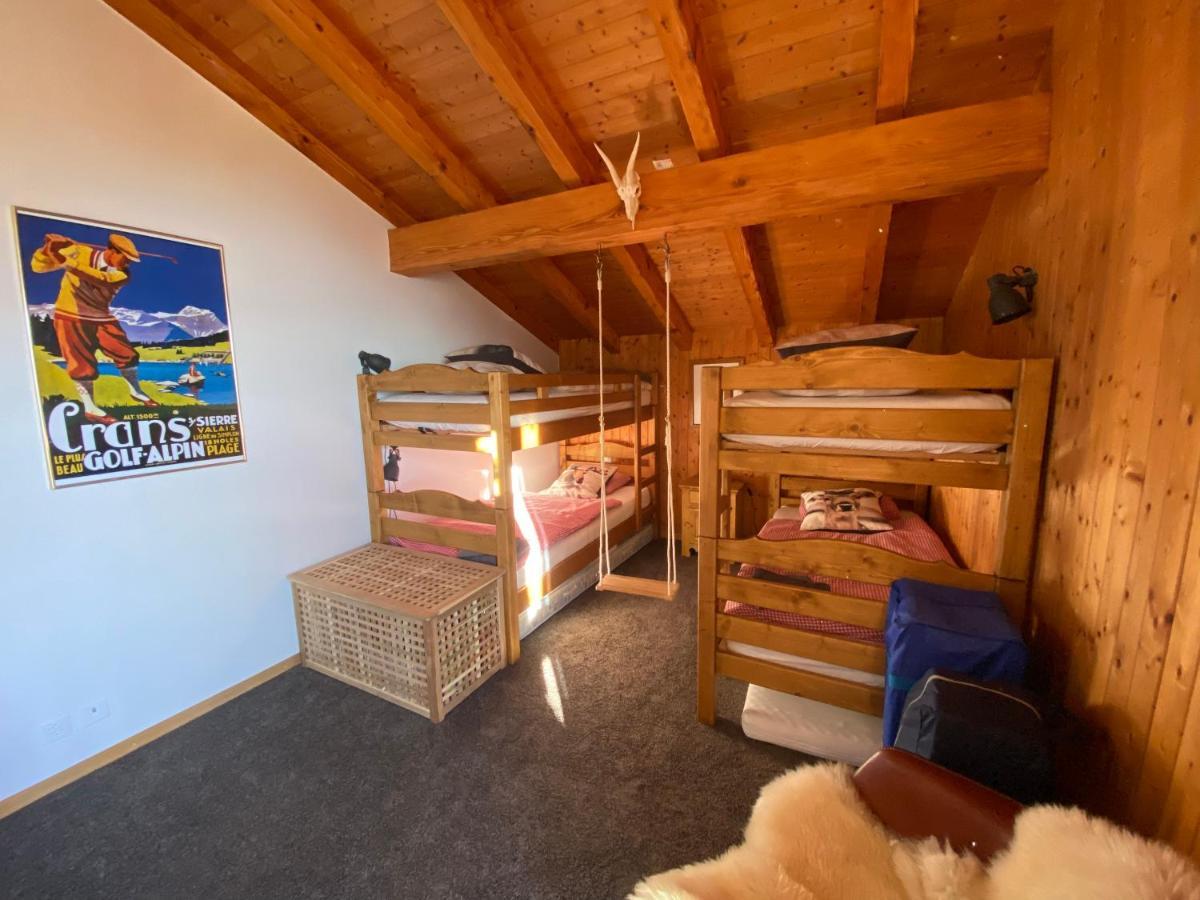 K2 Chalet ครองส์มอนตานา ภายนอก รูปภาพ